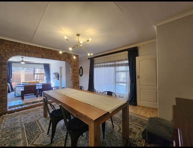 5 BEDROOM HOUSE FOR SALE IN VANDERBIJLPARK SE 3